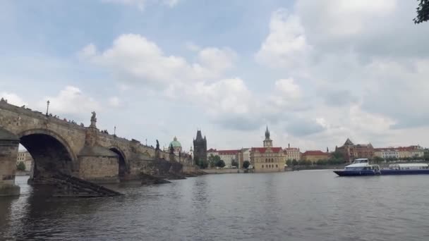 Puente Karlov Praga — Vídeo de stock