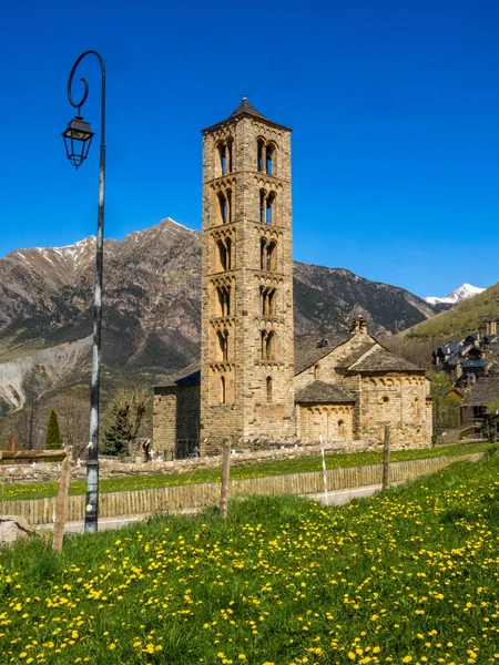 カタロニア ピレネー山脈の沸騰のロマネスク様式教会 スペイン — ストック写真
