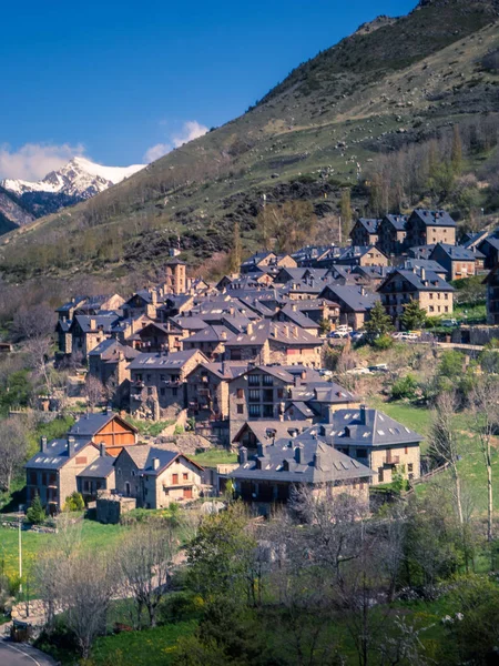 カタルーニャ州ピレネー山脈のタウル村 スペイン — ストック写真