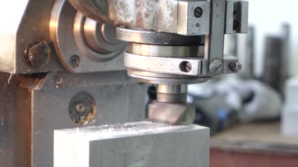 Producción Piezas Una Máquina Controlada Numéricamente — Vídeos de Stock