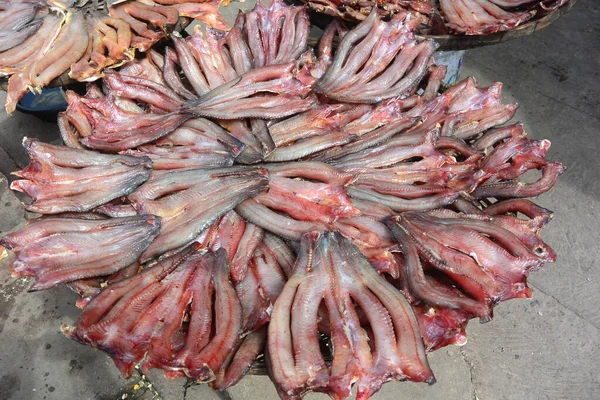 Pescado secado al sol espolvoreado con pimienta y sal 3 — Foto de Stock