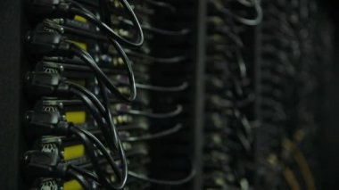 Bir internet veri merkezinin gözlemlenmesi. 