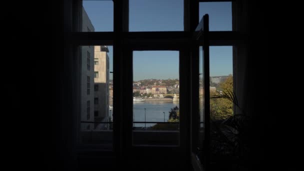 Travelling Shot Apartment Beautiful View Danube River Budapest Exterior Showing — ストック動画