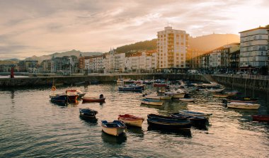 Bazı tekneler ile eski liman