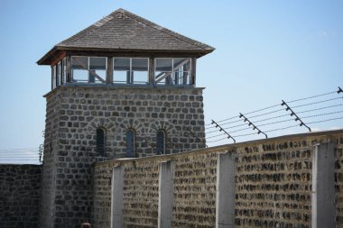 Mauthausen, Avusturya; 07 / 26 / 2015: Binlerce Yahudi ve İspanyol cumhuriyetçinin bulunduğu Mauthausen toplama kampının dış görünüşü