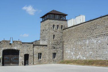 Mauthausen, Avusturya; 07 / 26 / 2015: Binlerce Yahudi ve İspanyol cumhuriyetçinin bulunduğu Mauthausen toplama kampının dış görünüşü