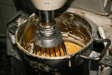 Endüstriyel blender bir pasta hamuru karıştırma
