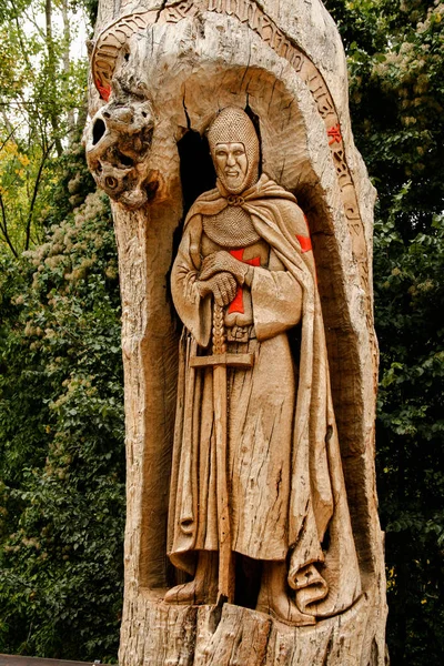 프리아란자 비에르조 스페인 2007 줄기의 나무에 새겨진 기사단 기념비 — 스톡 사진