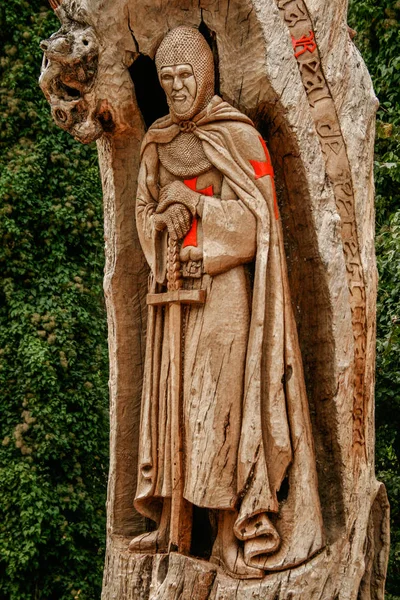 프리아란자 비에르조 스페인 2007 줄기의 나무에 새겨진 기사단 기념비 — 스톡 사진