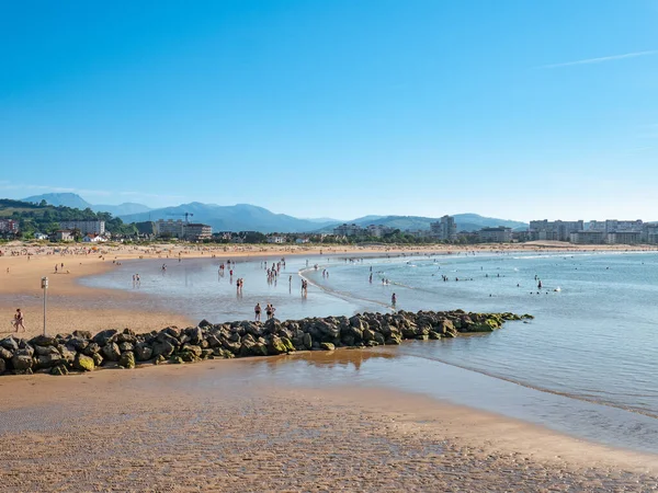 Laredo Cantabria Spanya 2020 Salve Laredo Plajının Keyfini Çıkaran Turistler — Stok fotoğraf