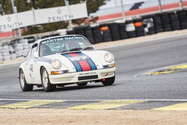 Jarama, Madrid, İspanya turu; Nisan 03 2016: Porsche 911 2.4 Klasik araba yarışı