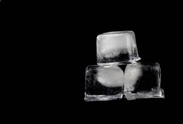 Trois Morceaux Glace Sur Fond Noir — Photo