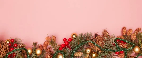 Conceito, layout de Natal 2021 em fundo rosa, flatley, espaço de cópia — Fotografia de Stock