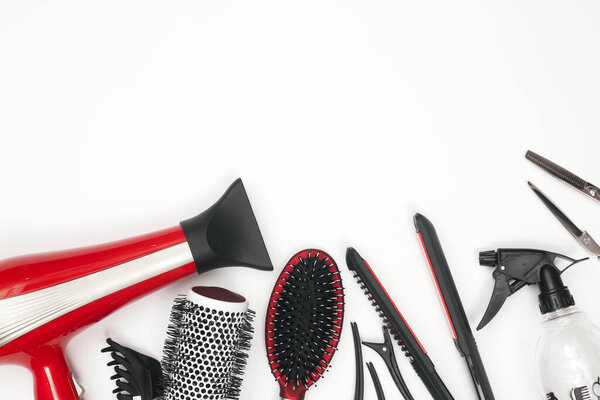 Articles professionnels pour coiffeurs, coupes de cheveux sur fond blanc, mise en page — Photo