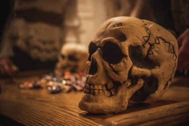 Bir Haunted House için Dekorasyon için Halloween Skull