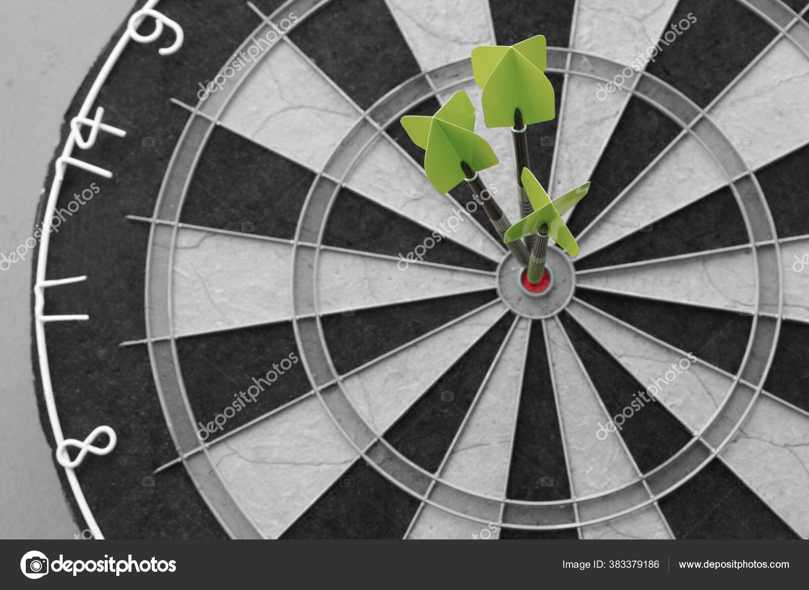 Photo Noir Blanc Jeu Flechettes Avec Une Cible Coloree Des Image Libre De Droit Par Lanataly C Photo Noir Blanc Jeu Flechettes Avec Une Cible Coloree Des Image Libre De Droit Par Lanataly C