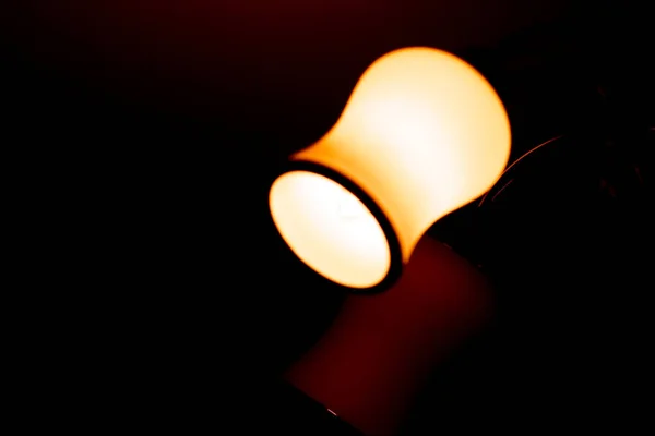 Techo Lámpara Brilla Habitación Luz Techo Proyecta Diferentes Tonos Opción —  Fotos de Stock