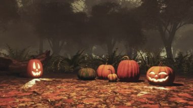 Jack-o-lantern halloween pumpkins korkunç gizemli sonbahar orman içinde düşen sonbahar yaprakları arasında puslu alacakaranlık gece veya gündüz oyulmuş. 4 k'dan fazla işlenen Güz sezon şenlikli 3d animasyon