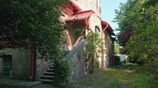 Zerstörte Steintreppe Eingang Zum Alten Wohnhaus Wahrzeichen Deutsch Preußischer Architektur — Stockvideo