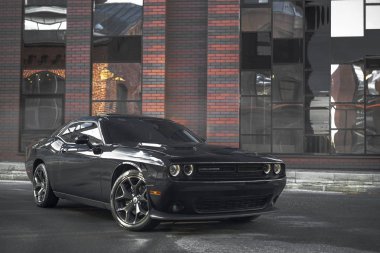 Challenger dodge siyah baskı