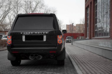 Siyah Range Rover Moskova'da