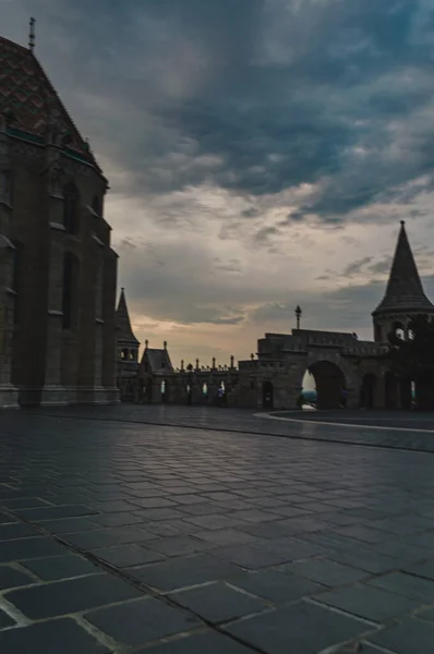 Budapeşte 'deki balıkçı sopasında at sırtında heykel