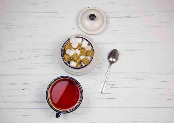 Thé Dans Une Tasse Émaillée Blanche Sucre Canne Cubes Sucre Image En Vente