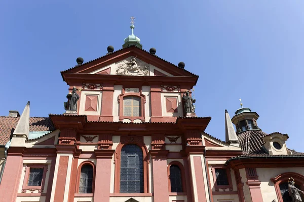 プラハのゴシック様式の聖ヴィート大聖堂 — ストック写真