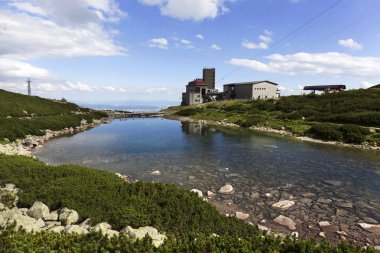 Tepeler ve alp peyzaj yüksek Tatras, Slovakya'nın dağda görüntülemek