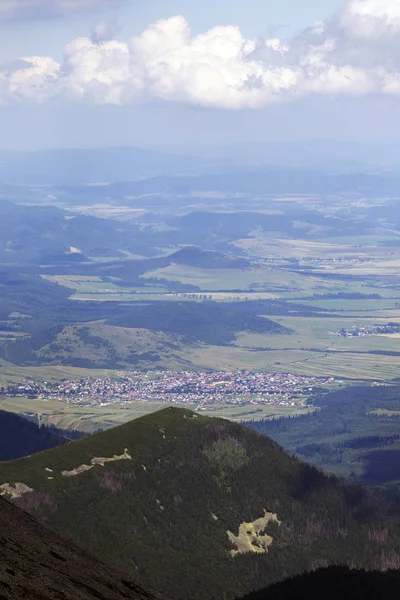 Vista Sobre Los Picos Montaña Paisaje Alpino Los Altos Tatras —  Fotos de Stock