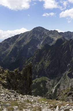 Tepeler ve alp peyzaj yüksek Tatras, Slovakya'nın dağda görüntülemek