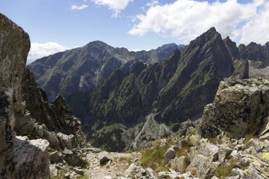 Tepeler ve alp peyzaj yüksek Tatras, Slovakya'nın dağda görüntülemek
