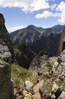 Tepeler ve alp peyzaj yüksek Tatras, Slovakya'nın dağda görüntülemek