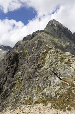 Tepeler ve alp peyzaj yüksek Tatras, Slovakya'nın dağda görüntülemek