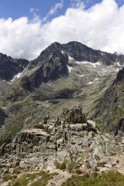 Tepeler ve alp peyzaj yüksek Tatras, Slovakya'nın dağda görüntülemek
