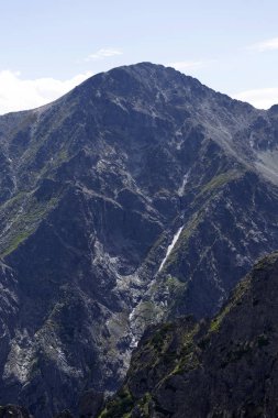 Tepeler ve alp peyzaj yüksek Tatras, Slovakya'nın dağda görüntülemek