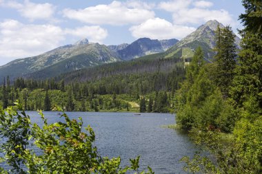 Tepeler ve alp peyzaj yüksek Tatras, Slovakya'nın dağda görüntülemek