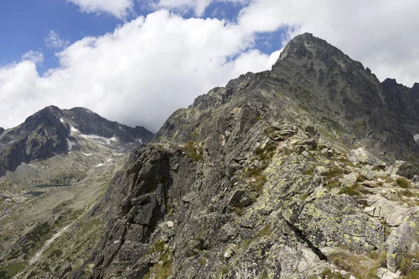 Widok Górskie Szczyty Alpejski Krajobraz Wysokie Tatry Słowacja — Zdjęcie stockowe