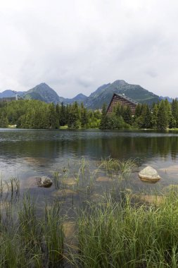 Tepeler ve alp peyzaj yüksek Tatras, Slovakya'nın dağda görüntülemek