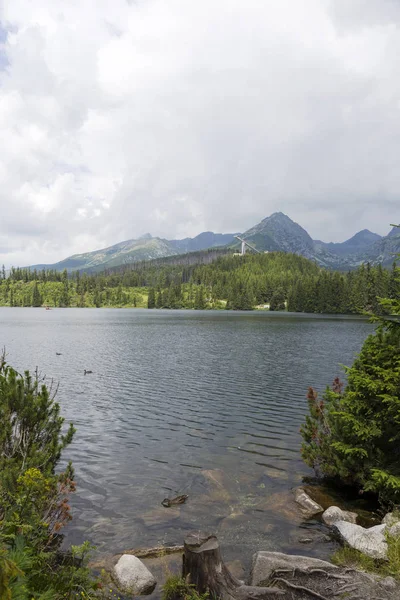 Tepeler ve alp peyzaj yüksek Tatras, Slovakya'nın dağda görüntülemek