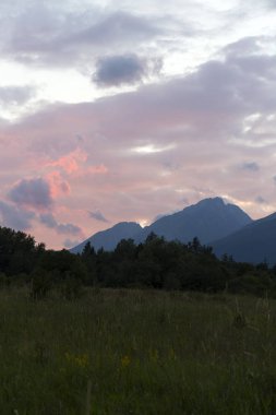 Tepeler ve alp peyzaj yüksek Tatras, Slovakya'nın dağda görüntülemek
