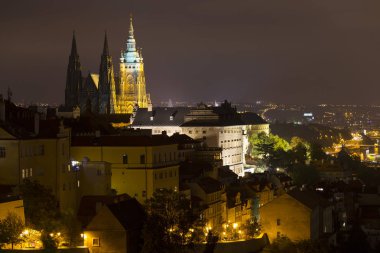 Gece Prague City ile Gotik Castle, Çek Cumhuriyeti