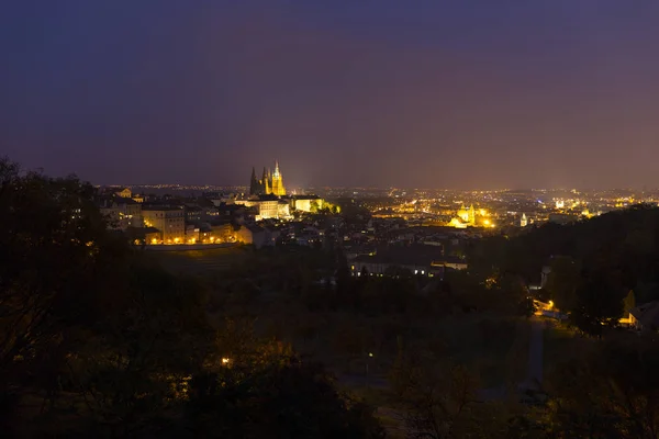 Noite Praga Cidade Com Castelo Gótico República Checa — Fotografia de Stock