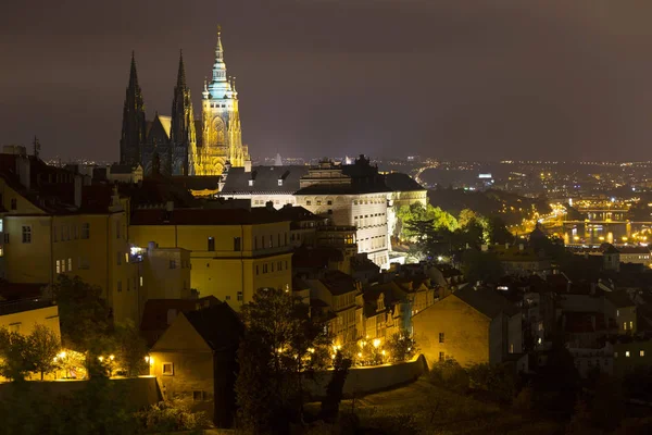 Noc Pragi Gotyckiego Zamku Republika Czeska — Zdjęcie stockowe