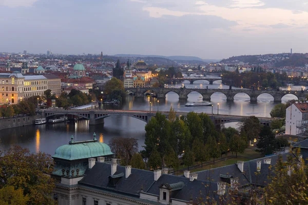 Cidade Praga Noite Com Seus Edifícios Torres Catedrais Pontes República — Fotografia de Stock