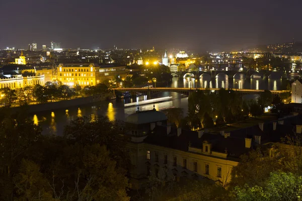 Nuit Prague City Avec Ses Bâtiments Tours Cathédrales Ponts République — Photo