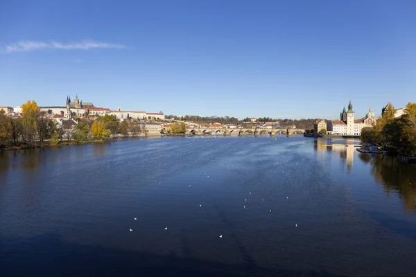 Automne Coloré Château Gothique Prague Pont Charles Avec Petite Ville — Photo