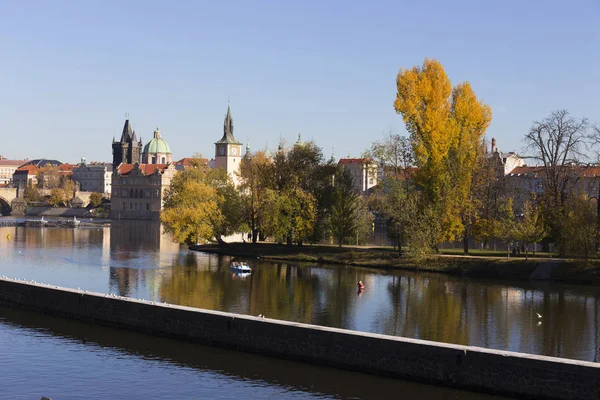 Colorido Otoño Praga Ciudad Vieja Sobre Río Moldava República Checa —  Fotos de Stock