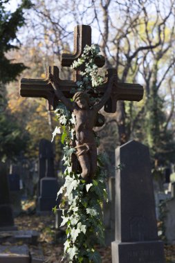 Tarihi heykel üzerinde gizemli eski Prag Mezarlığı, Çek Cumhuriyeti