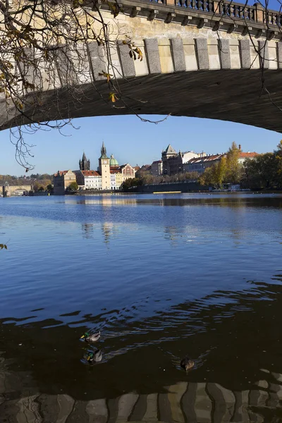 Outono Colorido Praga Cidade Velha Acima Rio Vltava República Checa — Fotografia de Stock